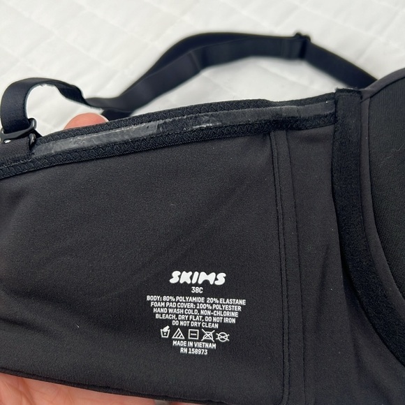 Skims Fits Everybody Strapless Bra in Onyx Black Size 38C NWOT - Picture 9 of 10